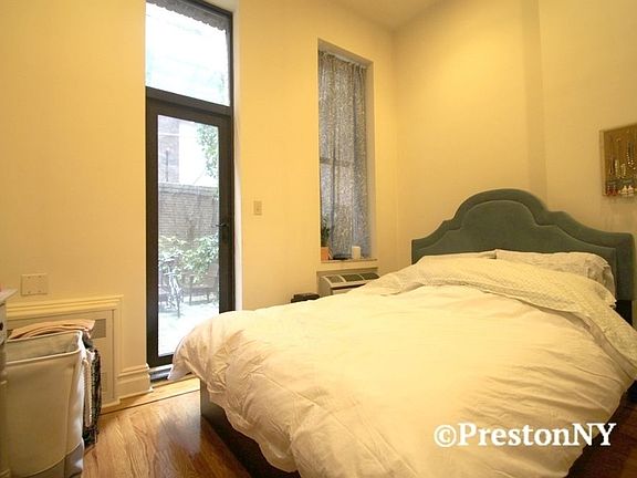 3rd image of 531 W 45th St APT 1C