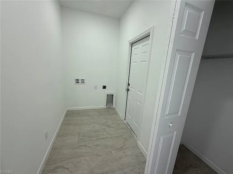 1115 Cove St E — Photo 20