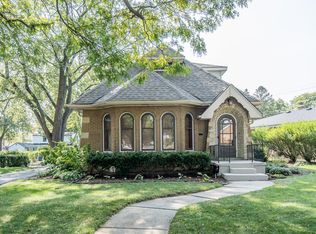 2339 W Raleigh Ave, Glendale, WI 53209