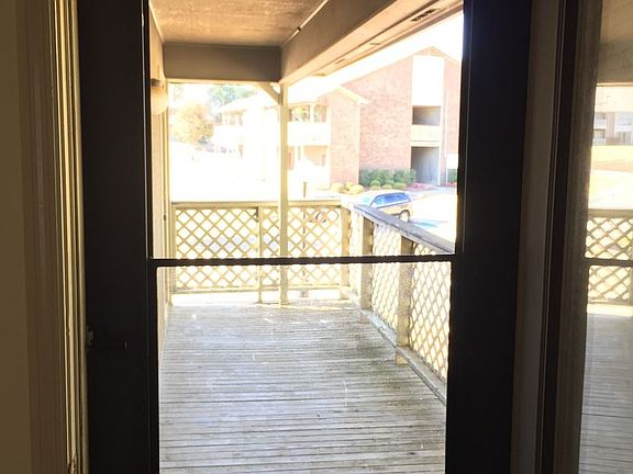 4th image of 4987 7 Pine Cir