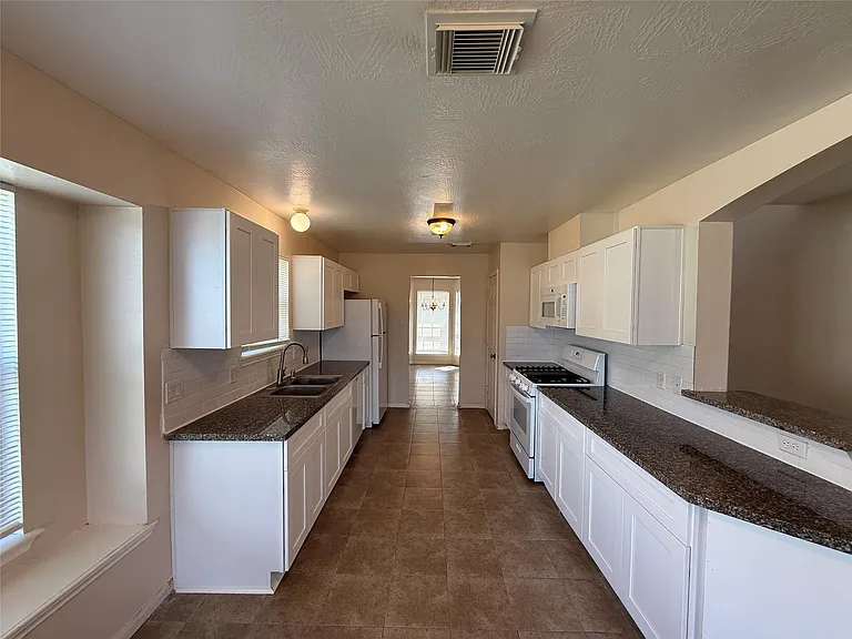 2226 Dawn Shadow Way — Photo 3