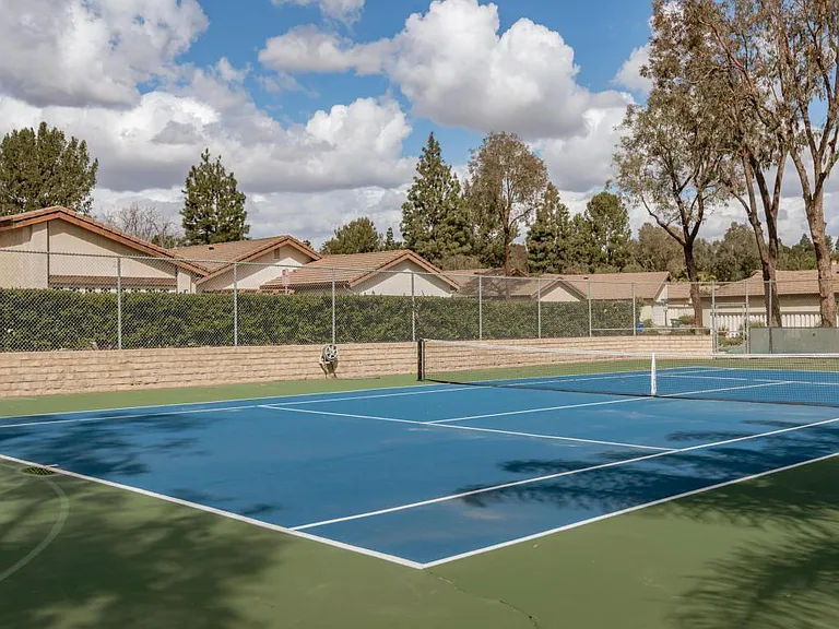 HOA tennis