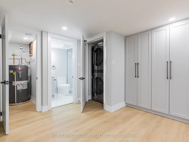 2 Thorndale Ave #C — Photo 18