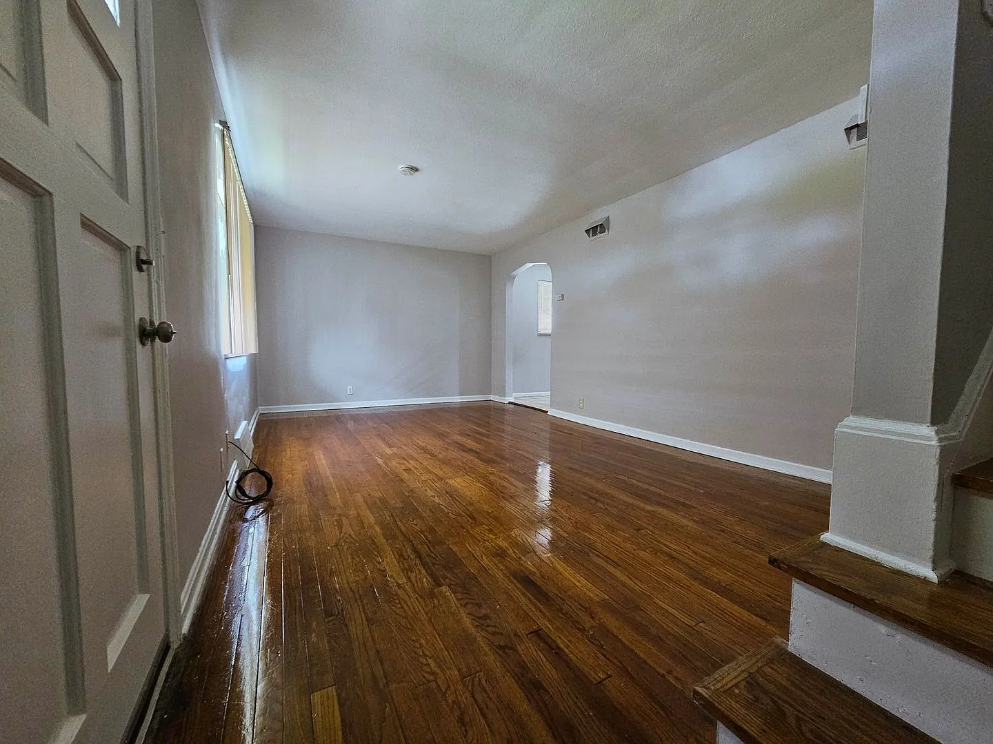 3 Beds and 1 Bath All Brick house available for rent! — Photo 4