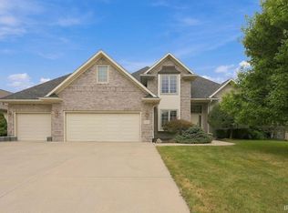109 Jade Dr, Yorktown, IN 47396