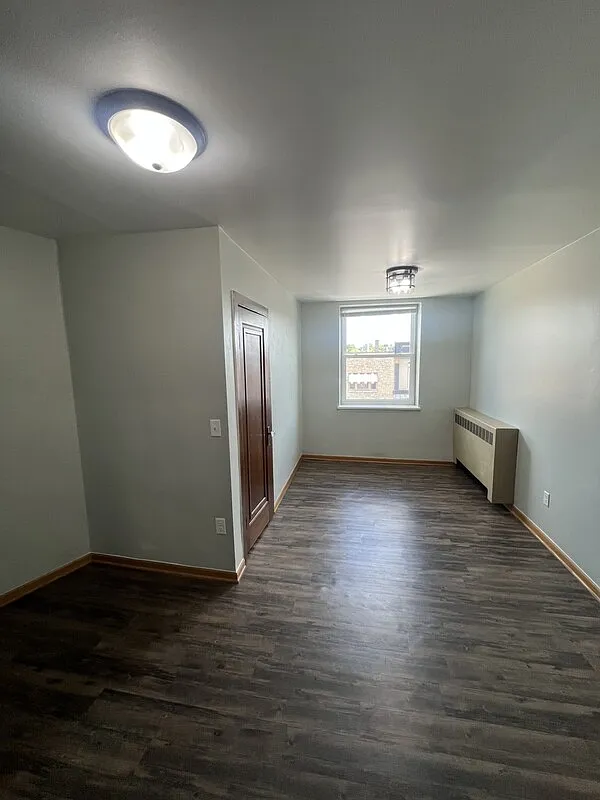 2 bed, 1.0 bath, $1,299 — Photo 4