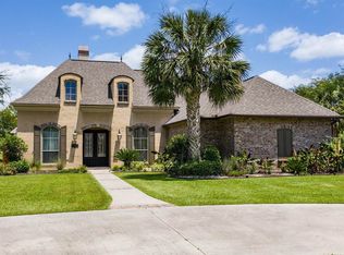 135 Shelby Oaks Ln, Lafayette, LA 70507