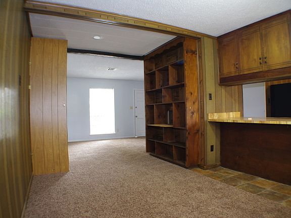 3rd image of 6650 Pinebrook Dr