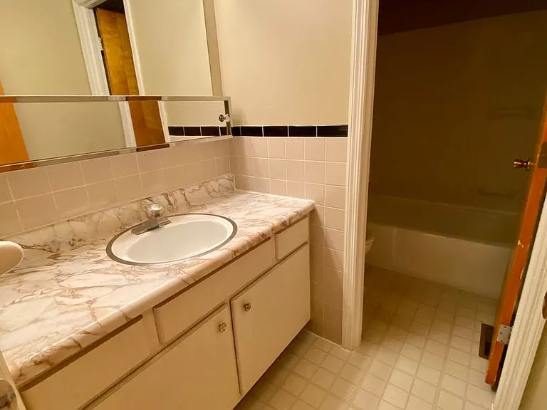 400 - ASHBURY APARTMENTS — Photo 39