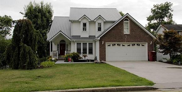 1st image of 10 Green Valley Ct