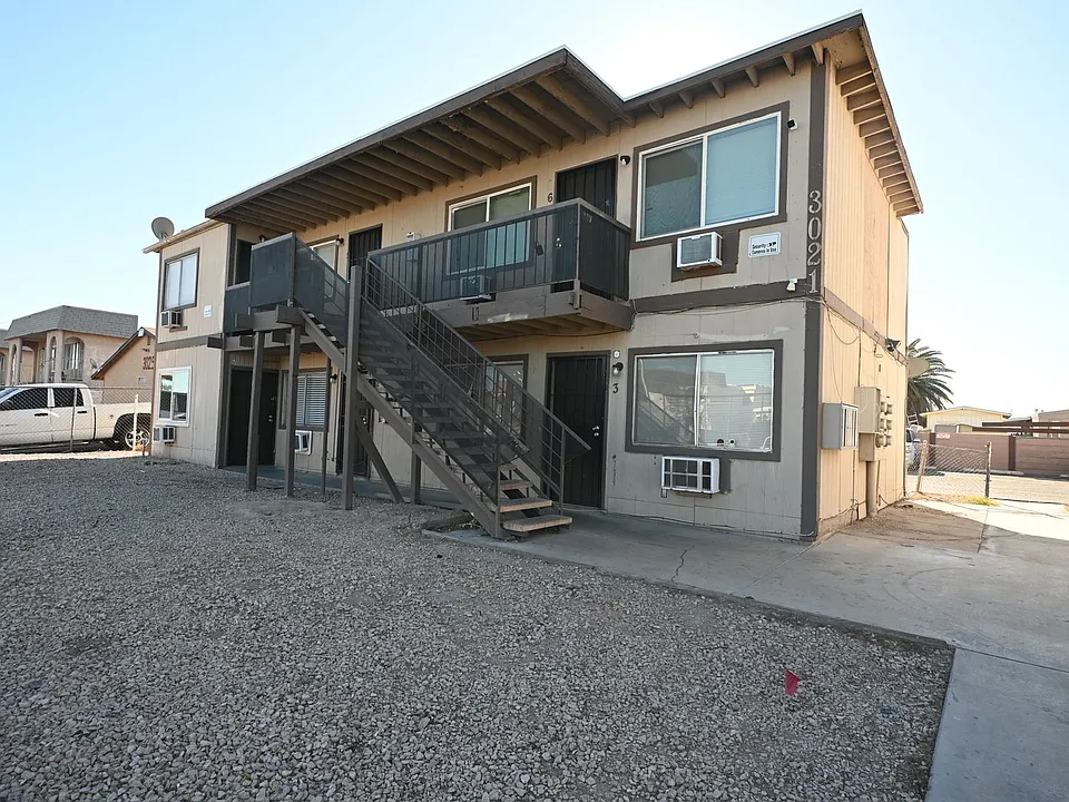 3021 E Carey Ave #6
