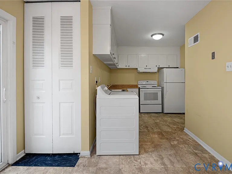4704 Leadenhall Dr — Photo 15