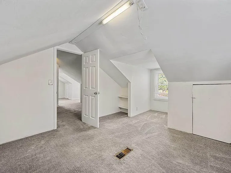 Upstairs bedroom