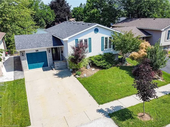 10 Latzer Cres, Brantford, ON N3V 1C9