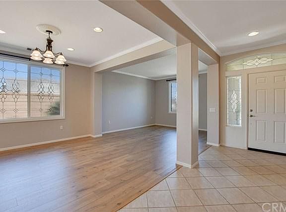 5th image of 375 Chi Chi Cir