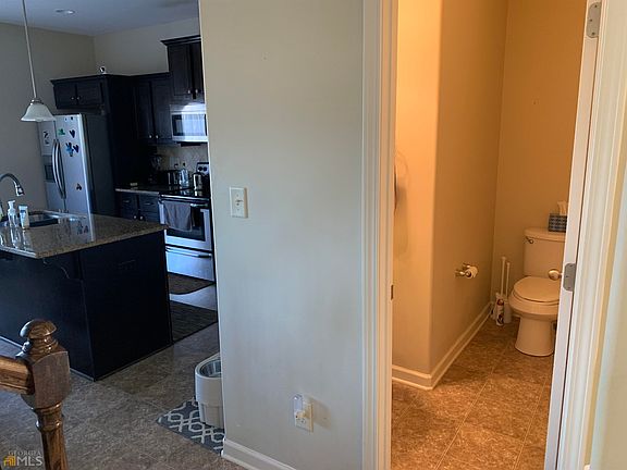 5th image of 111 Hawks Tail Dr