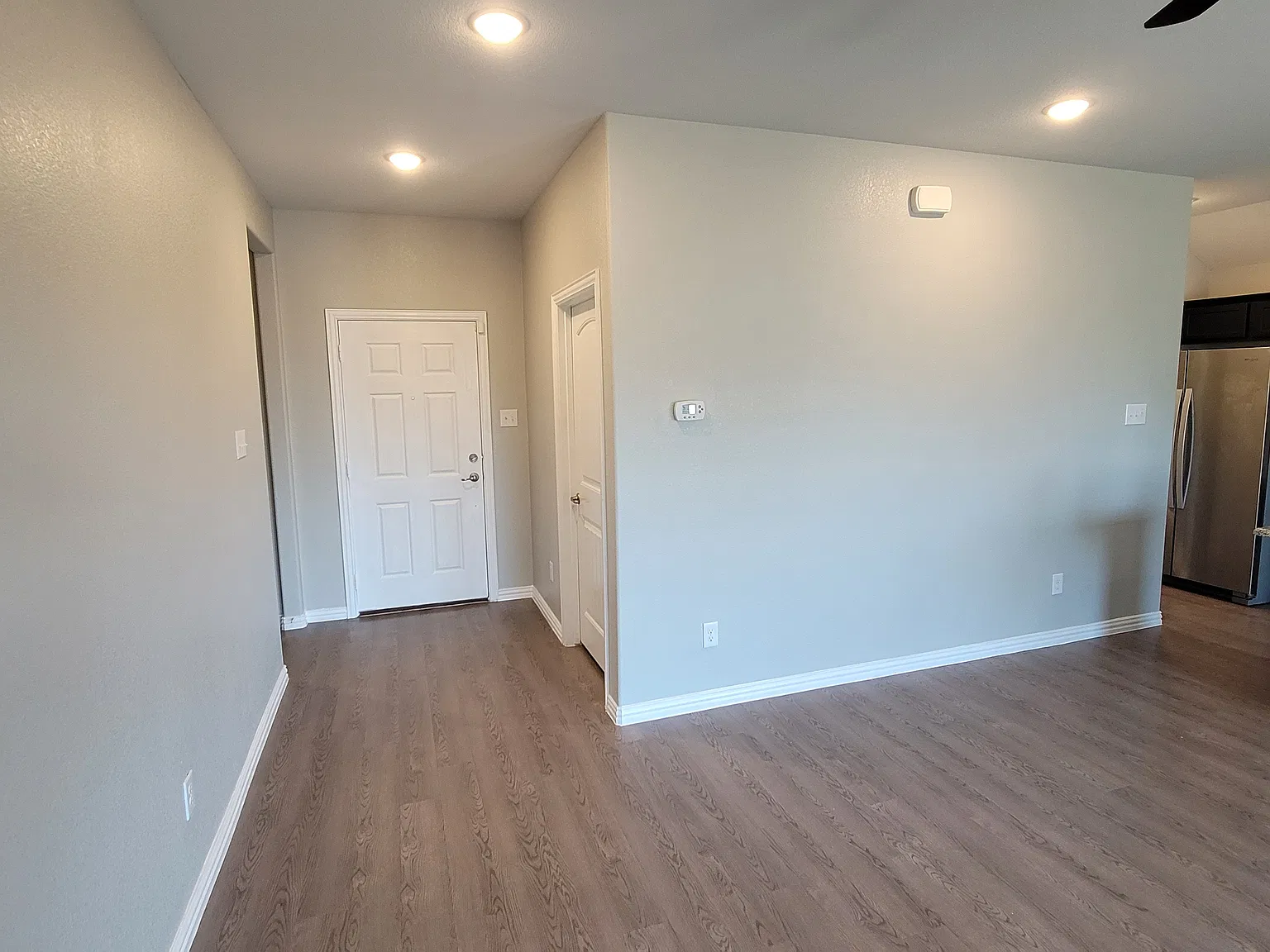 4 bed, 1677 sqft, $1,900 — Photo 2