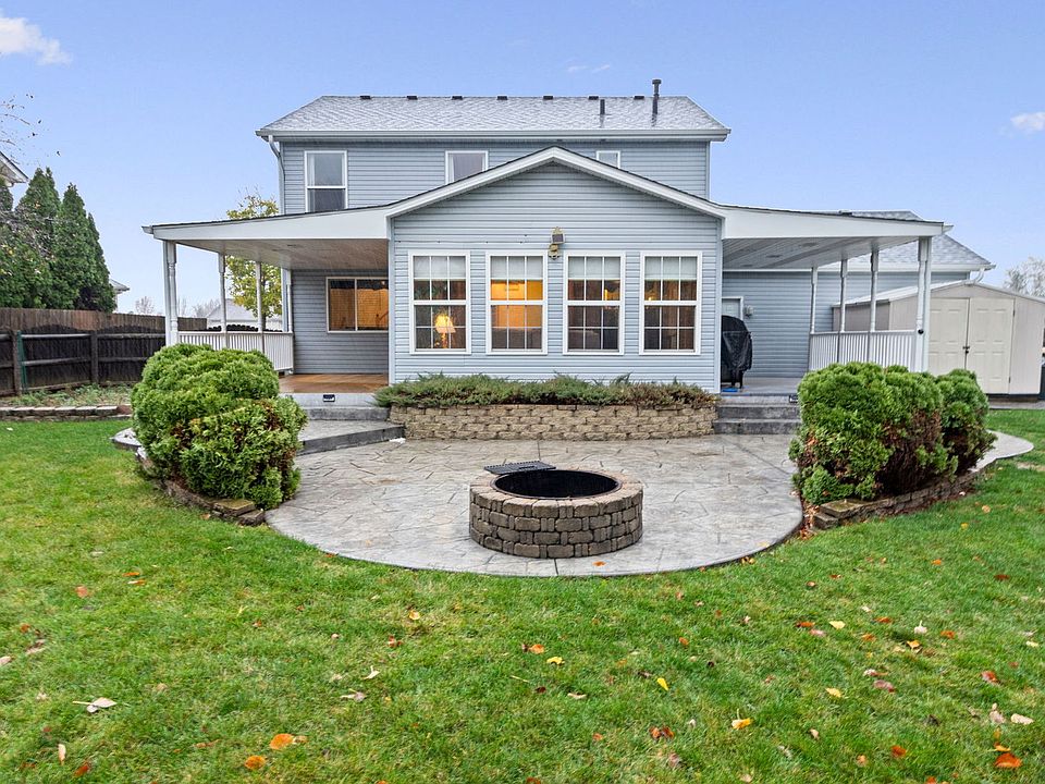 2nd image of 1315 Evergreen Ln