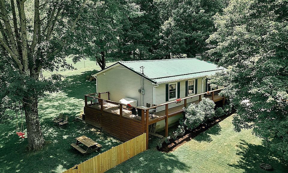 1st image of 851 Bairds Creek Rd