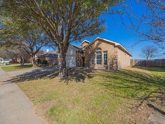 3rd image of 1021 Maidenhair Ln