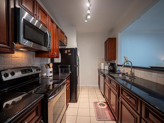 4th image of 3224 Holly Hall St #3224