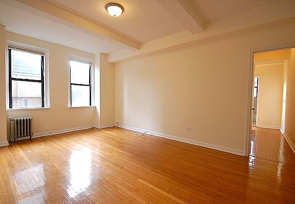 4th image of 4113 Broadway #4C