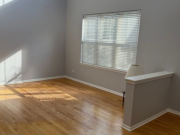 5th image of 322 Tower Hill Dr