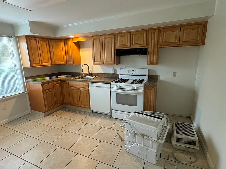 813 E Glenside Ave — Photo 5