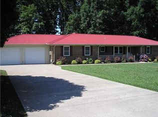1751 Lance Dr, Lawrenceburg, TN 38464