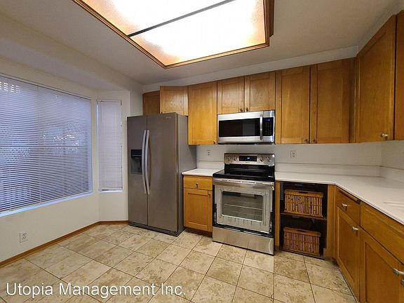4th image of 8880 Villa La Jolla Dr Unit 216