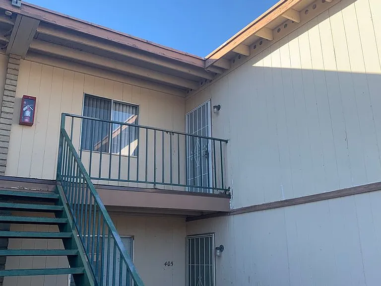 Taylor Heights Apartments — Photo 28