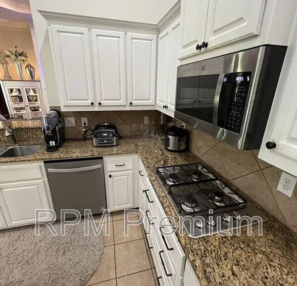 2913 Country Lakes Ave — Photo 14