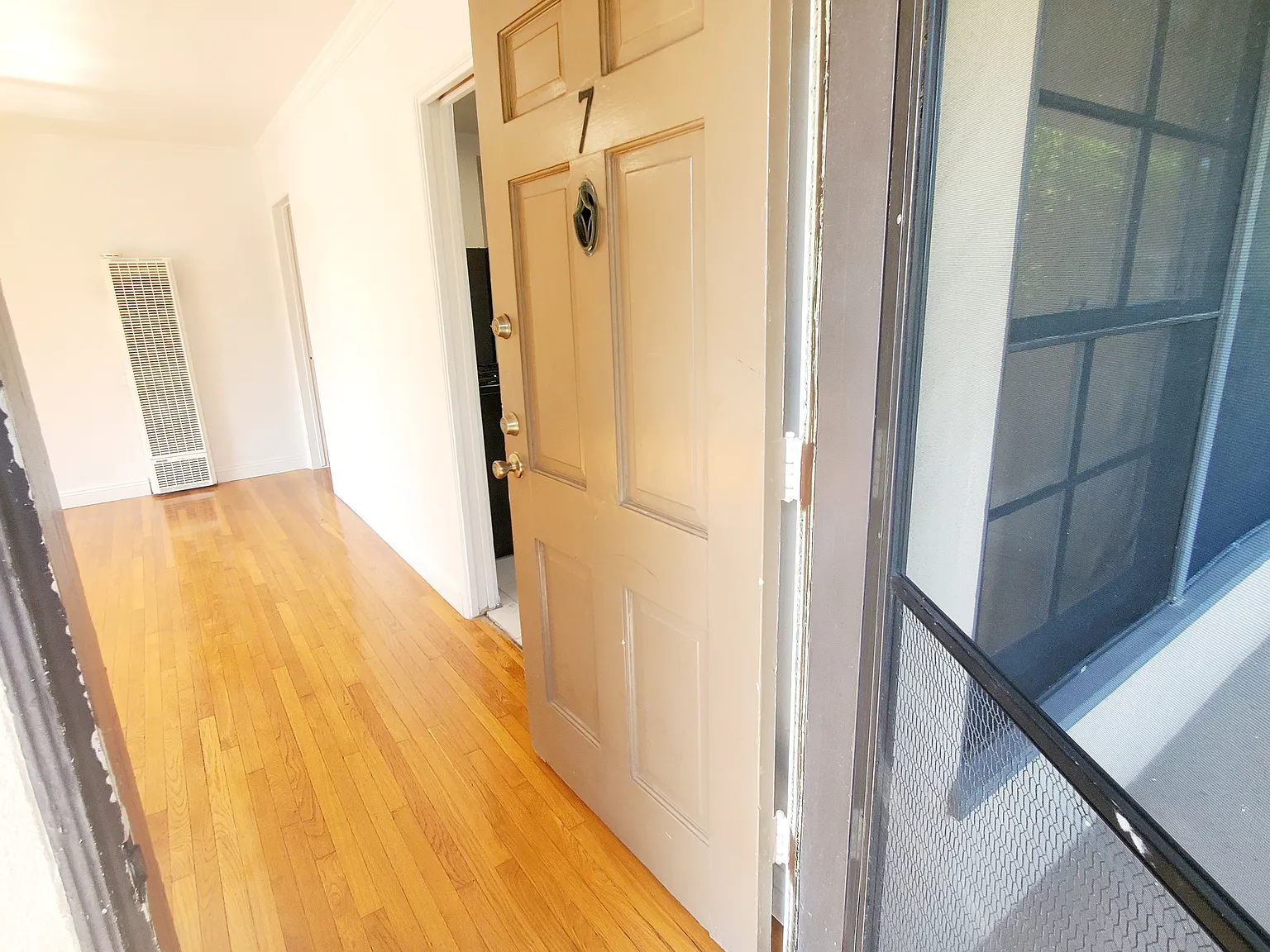 1 bed, $2,395 — Photo 2