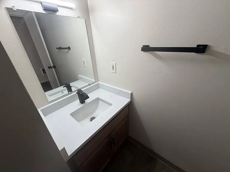 3153 SW Dolph Ct #14 — Photo 2