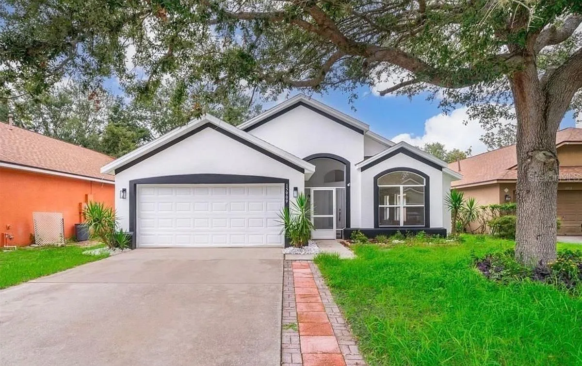 3 bed, 2.0 bath, 1742 sqft, $2,300 — Photo 1
