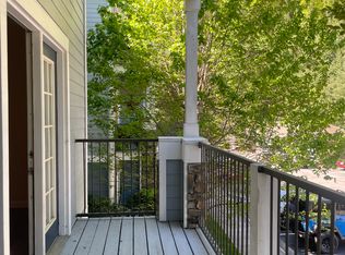 800 Vista Lake Dr APT 203, Candler, NC 28715