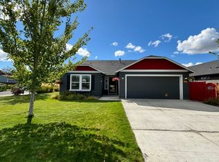 3114 SW Cascade Ave, Redmond, OR