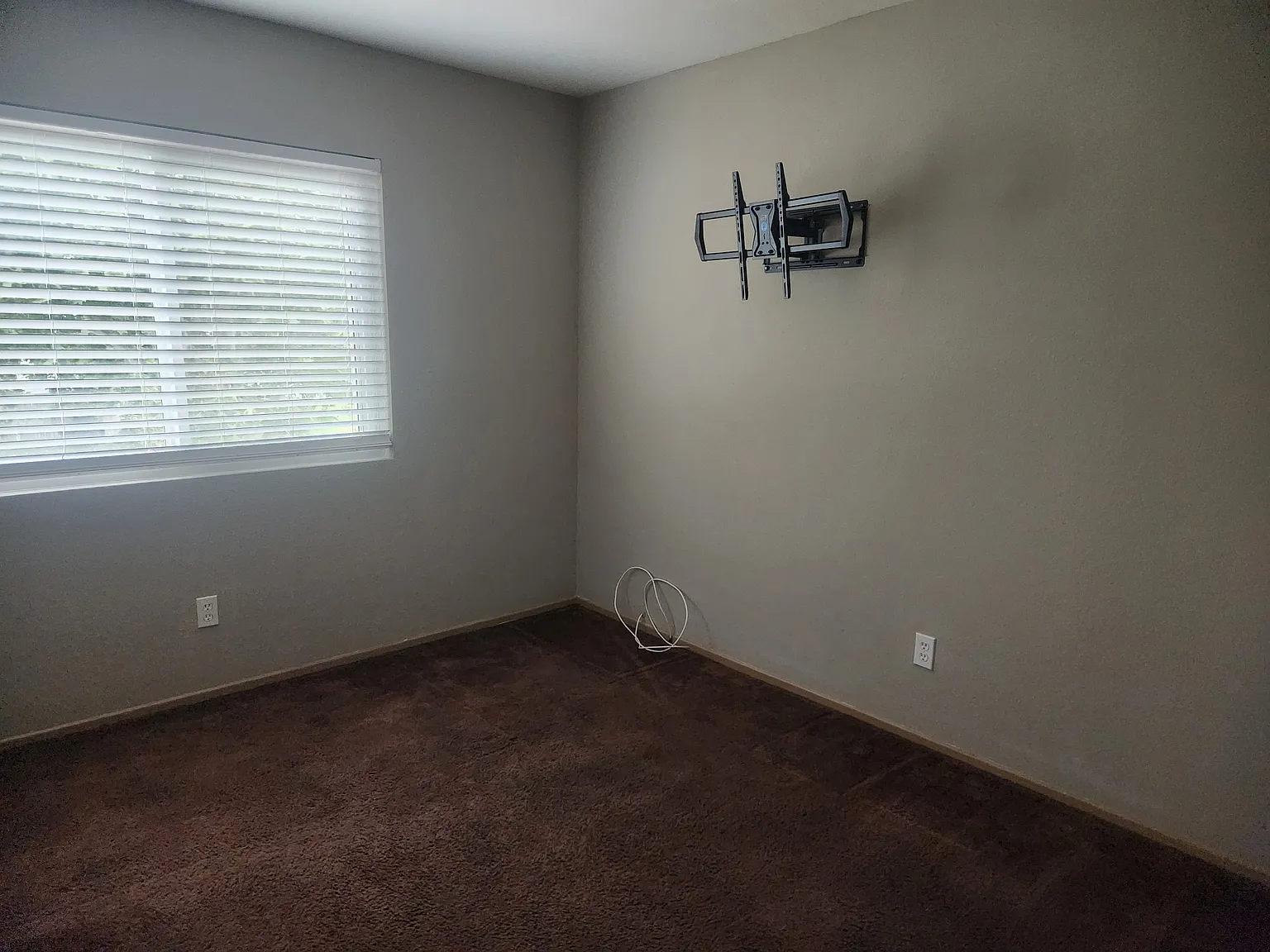 3 bed, 2.5 bath, 1645 sqft, $875 — Photo 4