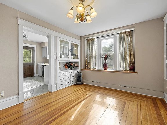 2nd image of 231 Quincy St #231