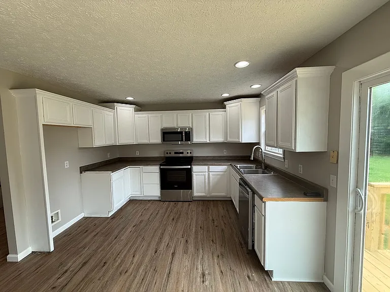 414 W Black Oak Rd — Photo 6