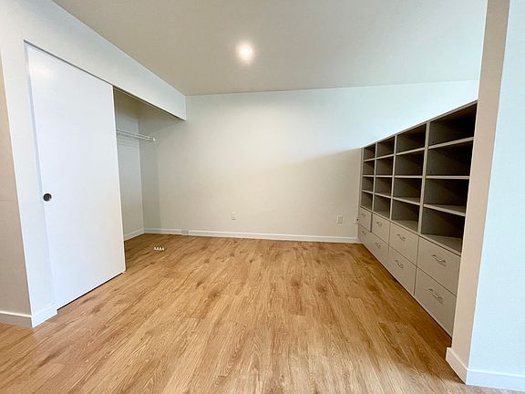 5th image of 2249 NE 46th St Unit 303