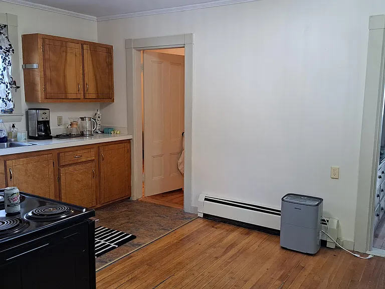 16 E Elm St #1 — Photo 4
