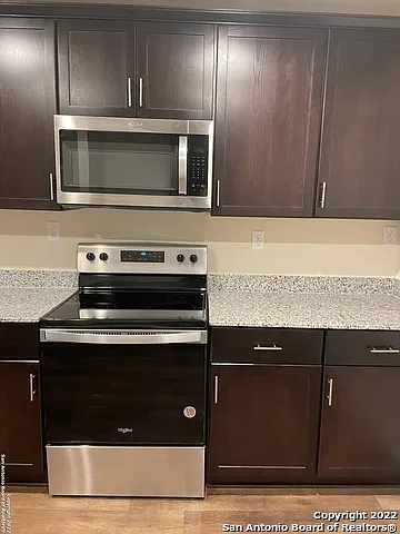 4 bed, 3.0 bath, 2029 sqft, $1,995 — Photo 3