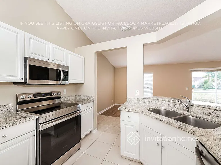 4635 Sanibel Way — Photo 9