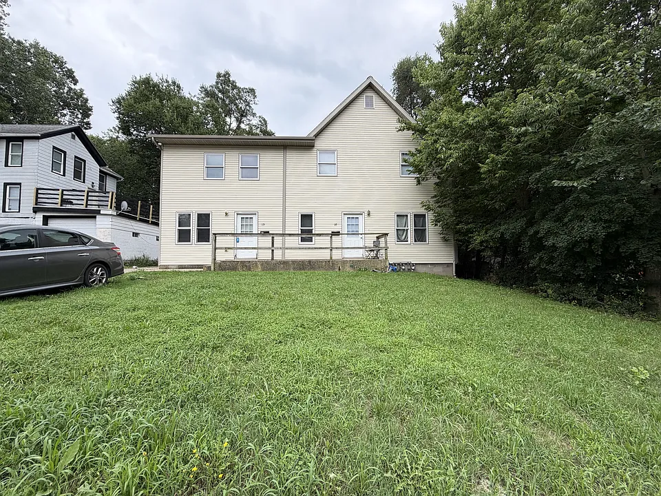 15 Elliott St