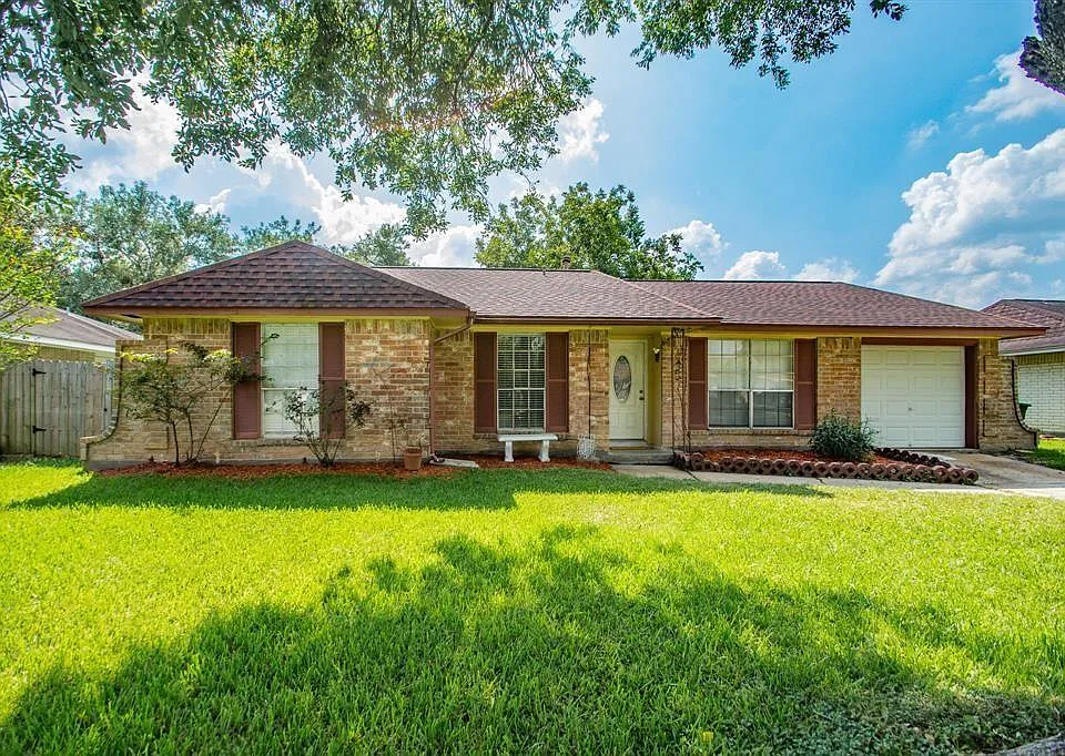 12106 Pompton Dr