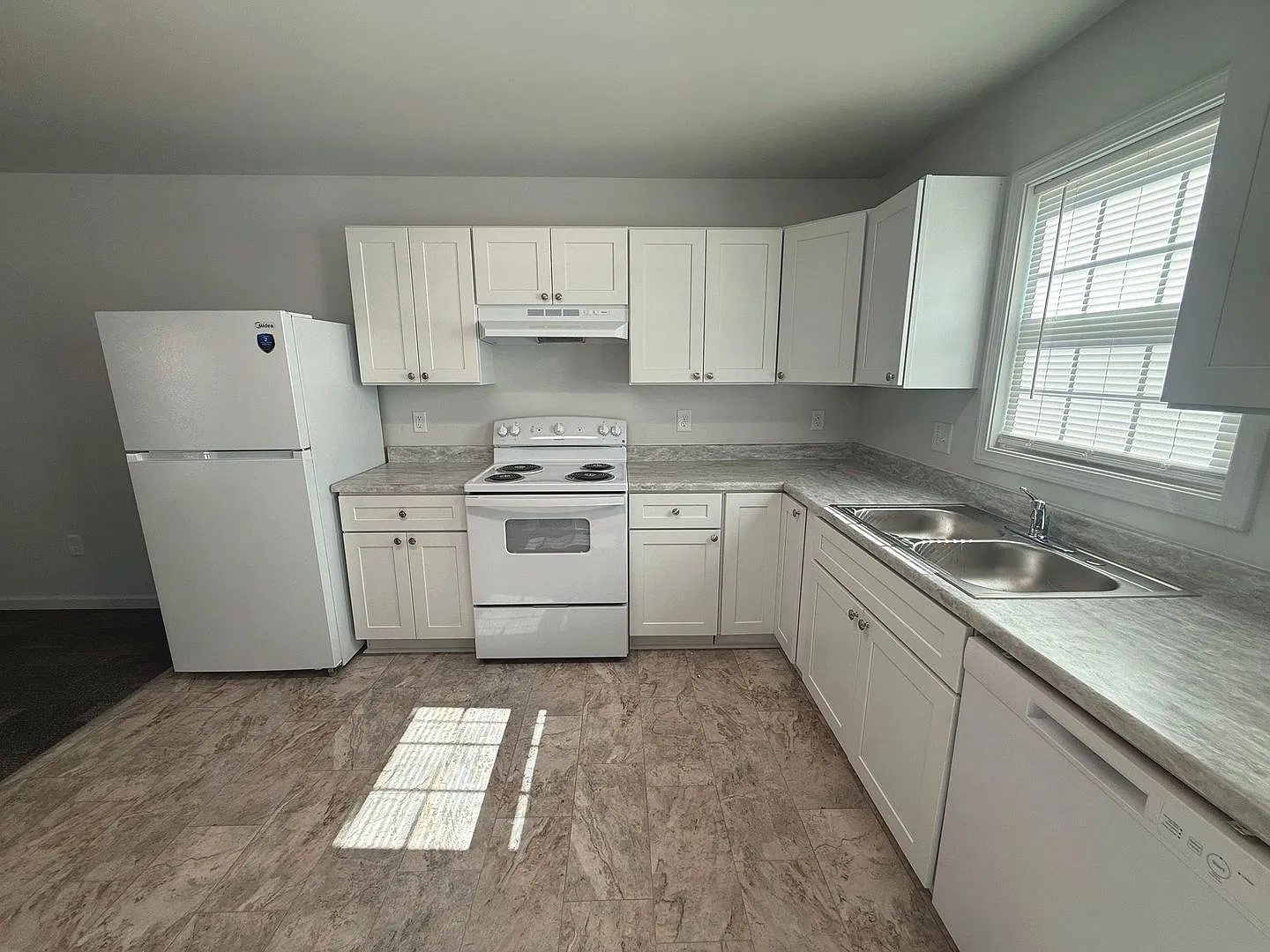 1014 Maple Ave — Photo 4