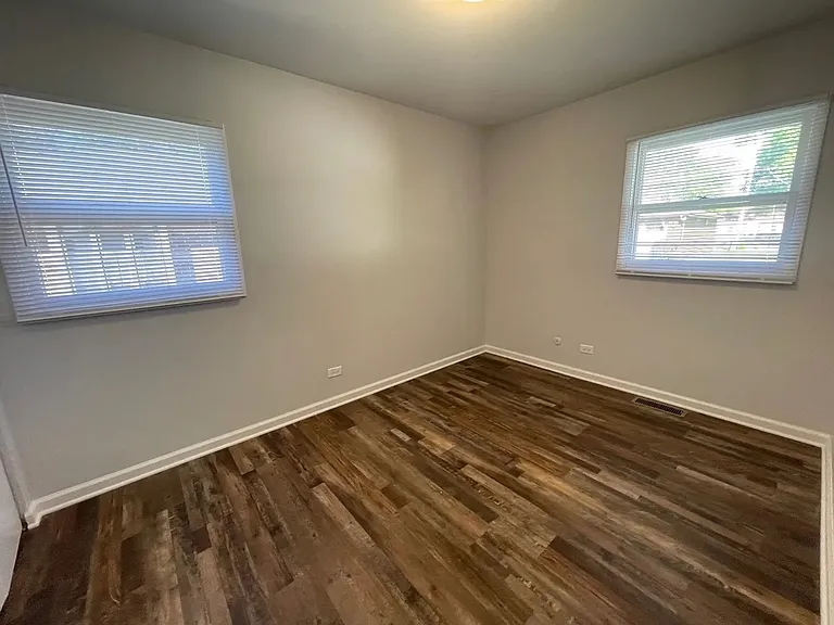 70 Walnut Ct — Photo 6
