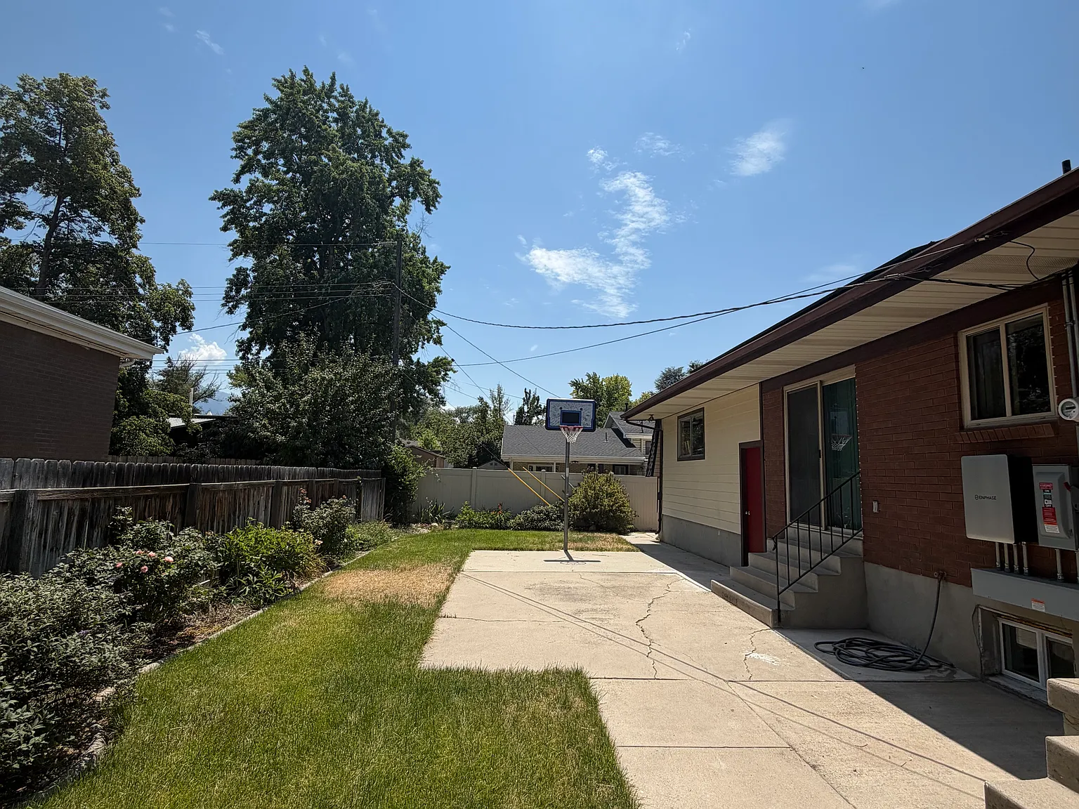 2 bed, 2500 sqft, $1,600 — Photo 4