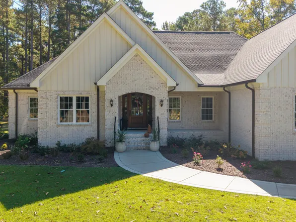 310 Fox Lake Drive, Clinton, NC 28328